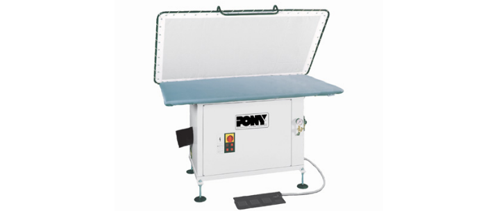 Strijktafel model SD Blad afmeting : 1600x850mm schuin geplaatst acht graden.